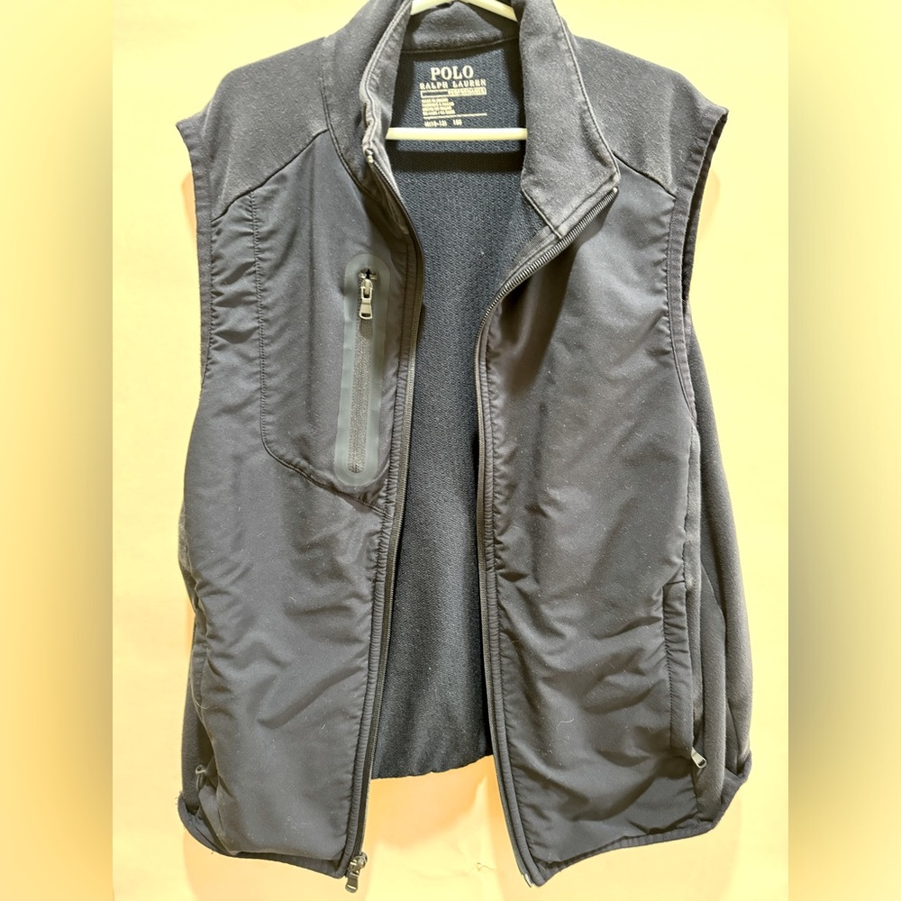 Kids polo performance vest size M(10-12) great condition